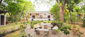 Casa Corselli [Beachfront Home - great surf break]