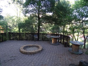 Room, 1 Bedroom, Smoking, Balcony | Garden - Room-indulgent Escape, Jet Bath, Stunnin (Johannesburg)