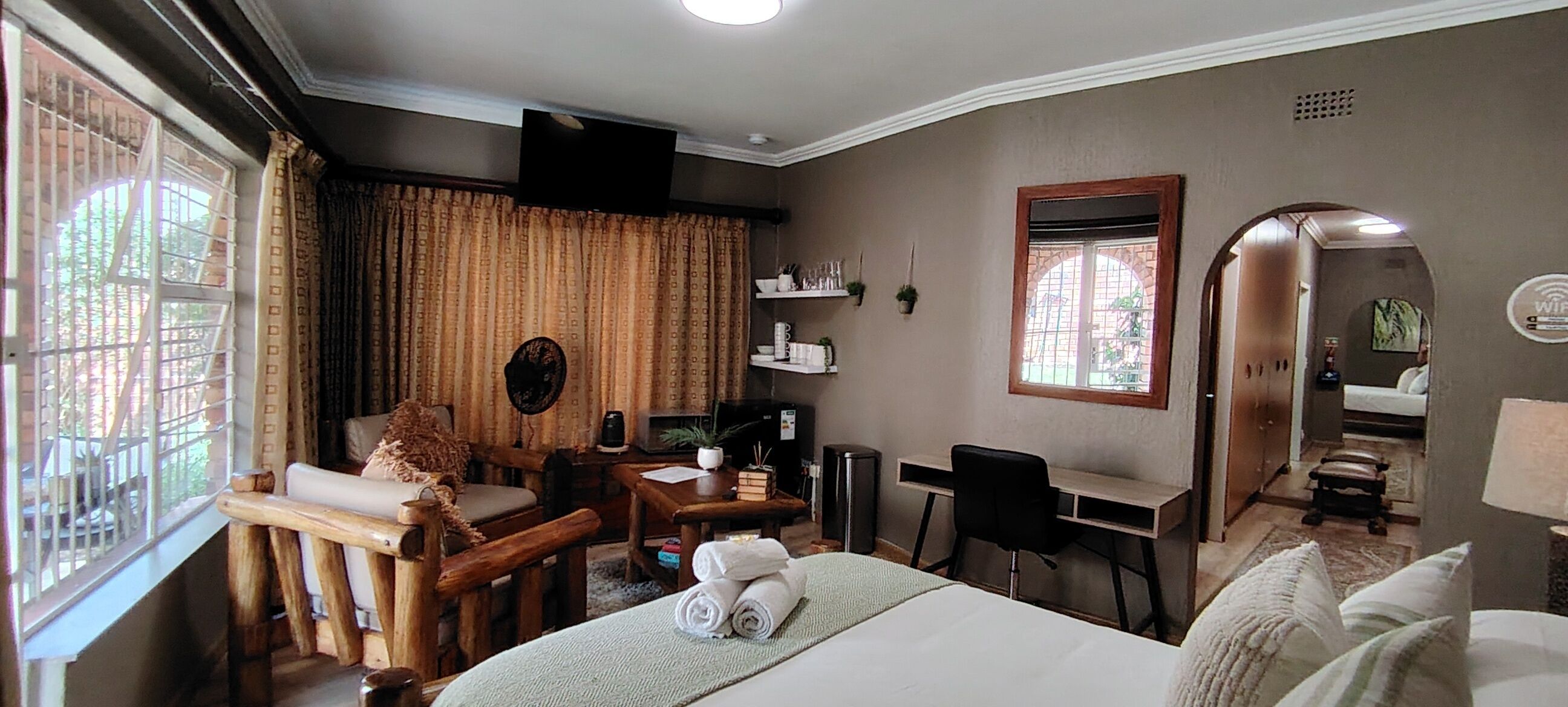 Room, 1 Bedroom, Smoking, Balcony | Living room
