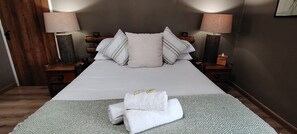 Room, 1 Bedroom, Smoking, Balcony | 1 bedroom - Room-indulgent Escape, Jet Bath, Stunnin (Johannesburg)
