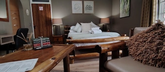 Room-indulgent Escape, Jet Bath, Stunnin