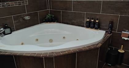 Room-indulgent Escape, Jet Bath, Stunnin