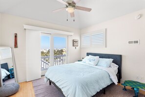 4 bedrooms, desk, iron/ironing board, WiFi - Coral Sunset: Private Pool | Gated Golf Community (Corolla)