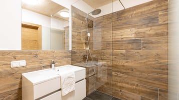 Apartment | Bathroom