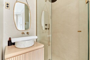 Apartment | Bathroom