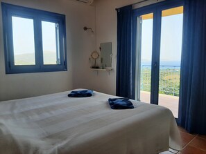 3 bedrooms, in-room safe, desk, iron/ironing board