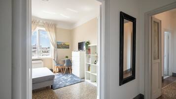 1 bedroom, desk, iron/ironing board, free WiFi