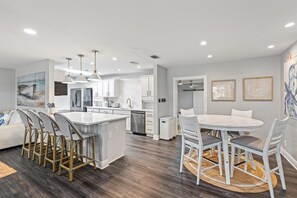 Dining - Island Oasis & Coastal Cottage (Fort Pierce)