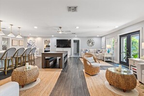 TV connectée, jeux vidéo, table de tennis de table