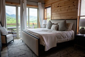 6 habitaciones, tabla de planchar con plancha y cuna de viaje 