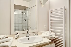 Luxe appartement | Badkamer