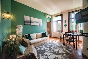 Family Apartment, Park View | Living area