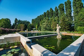 2 indoor pools, seasonal outdoor pool, pool umbrellas, sun loungers - Villa Solatia (Caldogno)