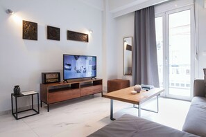 Unclassified image, 4 of 53, button