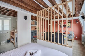 Apartment | Iron/ironing board, bed sheets - Charming Studio Center of Paris-montorgueil (Paris)