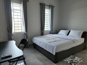 4 chambres, fer et planche à repasser, Wi-Fi, draps fournis