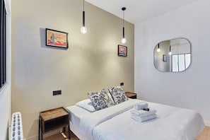 Apartment | 3 bedrooms, laptop workspace, iron/ironing board, bed sheets