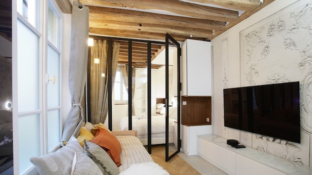 Apartment | Laptop workspace, iron/ironing board, bed sheets - Superb Apartment Place des Vosges Le Marais (Paris)