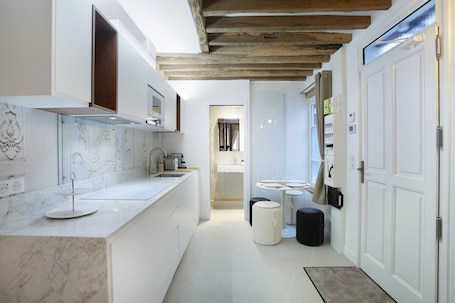 Apartment | Private kitchen | Fridge, microwave, stovetop, dishwasher