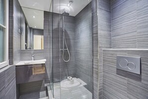 Apartment | Bathroom