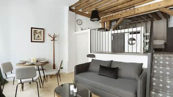 Apartment | Wohnbereich | Flachbildfernseher