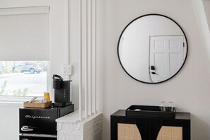 Superior-studiolejlighed - 1 queensize-seng - udsigt til gårdsplads - stueetage | Premium-sengetøj, senge med topmadrasser, individuelt design