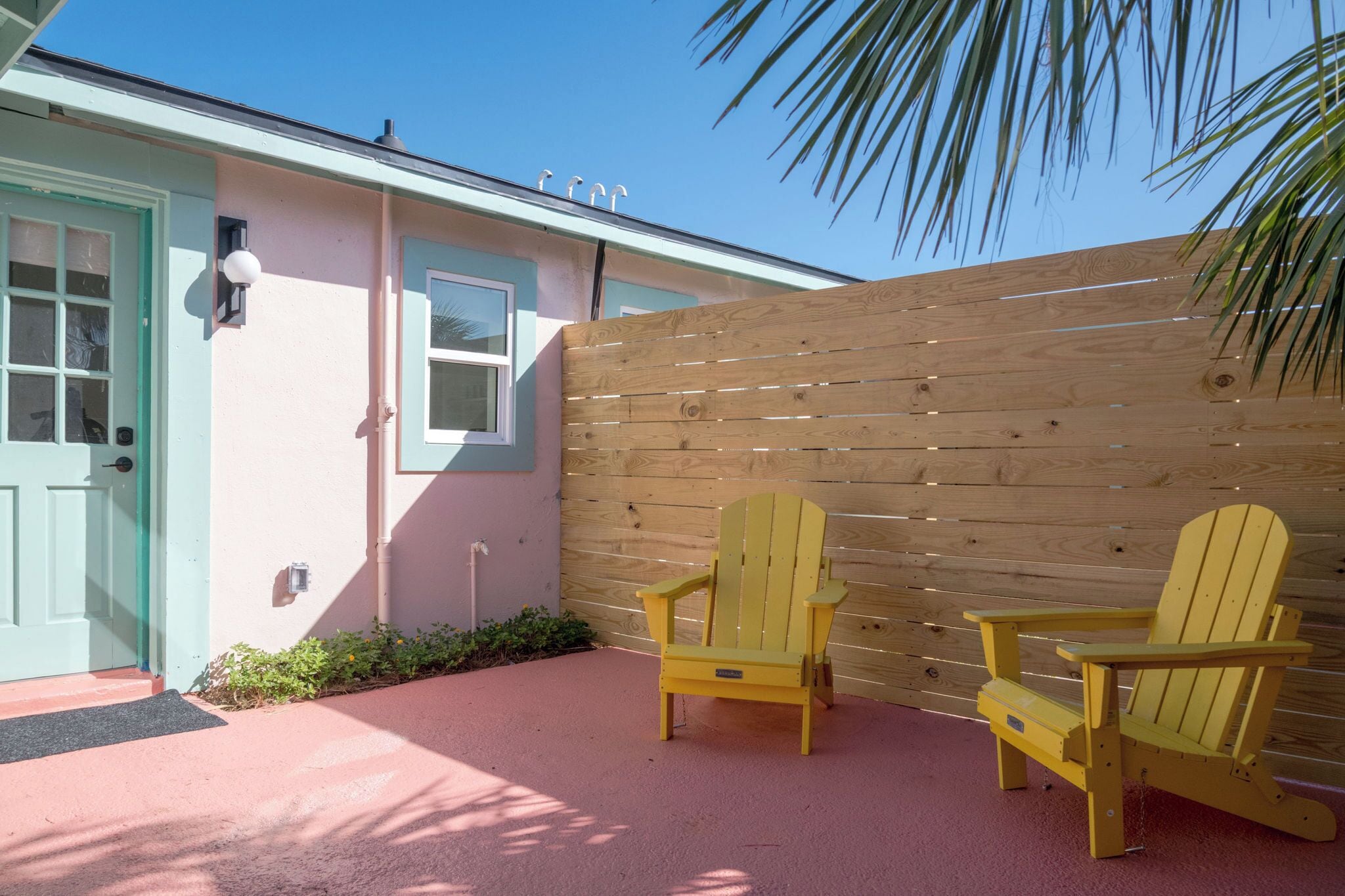 Family Apartment, 1 King Bed with Sofa bed, Kitchen, Courtyard View | Terrace/patio