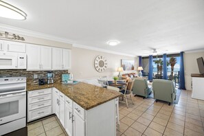 Frigorífic, microones, forn i placa de cuina