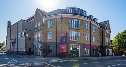 South Woodford E18 - Lovely 2 Bed 2.5 Bath House