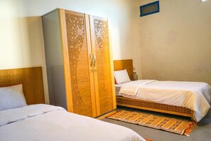 Dormitorio compartido Confort | Espacio para trabajar con laptop y wifi gratis