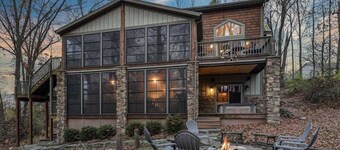 Lodge Retreat w/ Hot Tub,Firepit,Foosball,BBQ+POOL