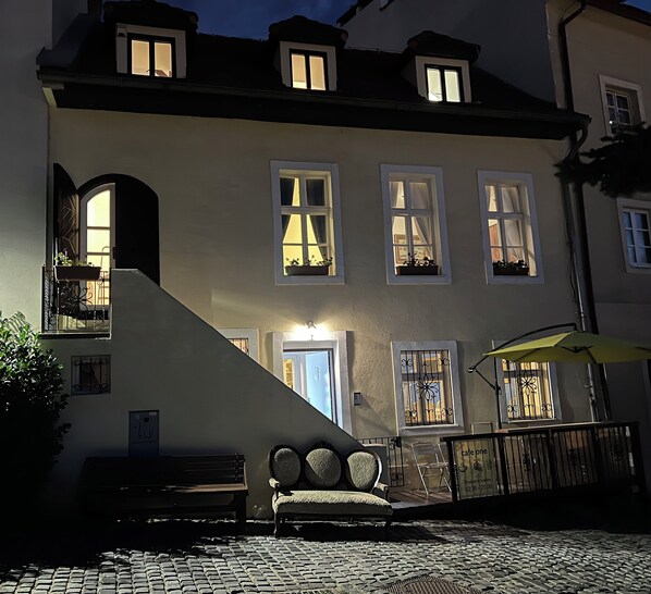 Exterior - Hostel s výhľadom na Dunaj v top lokalite Bratislavy. (Bratislava)