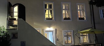 Hostel s výhľadom na Dunaj v top lokalite Bratislavy.