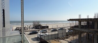 Signature Promenada Hotel-Apartments 2