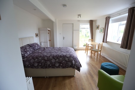 1 Schlafzimmer, WLAN, Bettwäsche. Comfy Annexe near Croagh Patrick with sea views