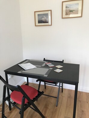 Dining - Comfy Annexe  near Croagh Patrick with sea views
  (Murrisk)