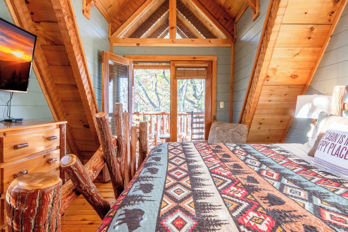 2 bedrooms, desk, free WiFi, bed sheets
