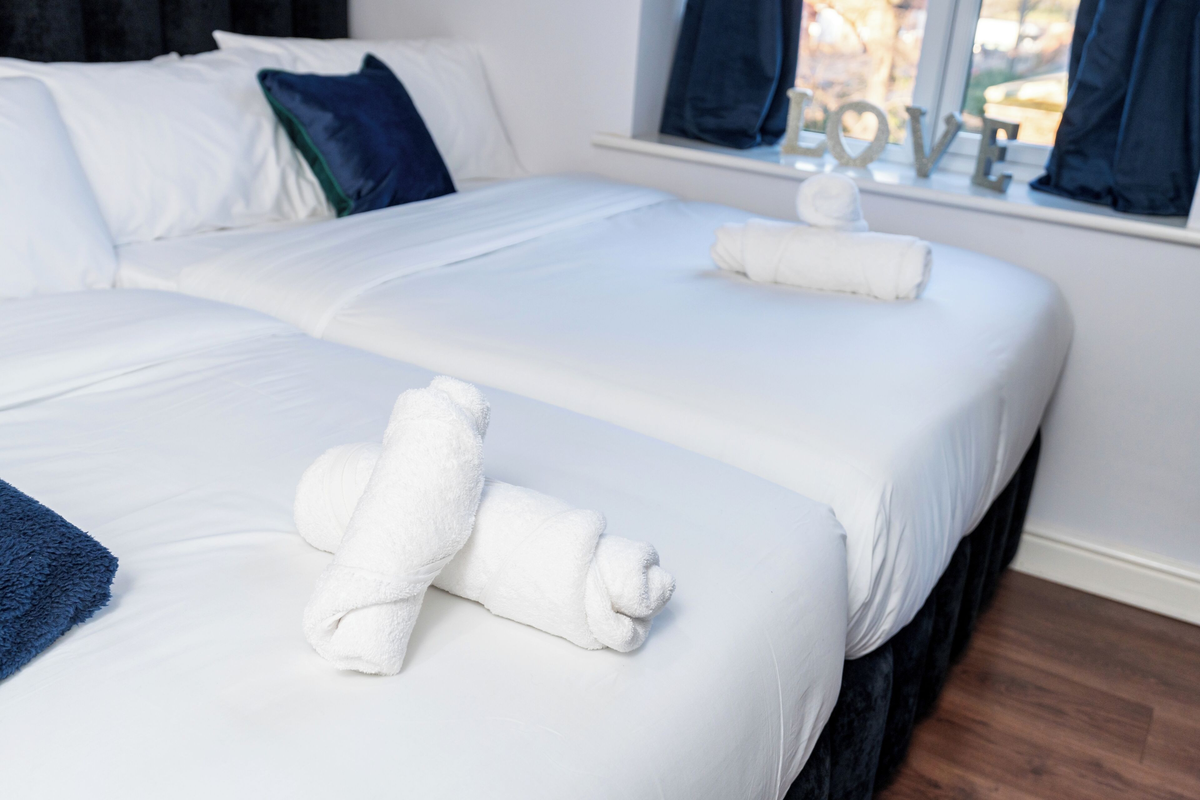 1 多间卧室、办公桌、熨斗/熨衣板、旅行婴儿床