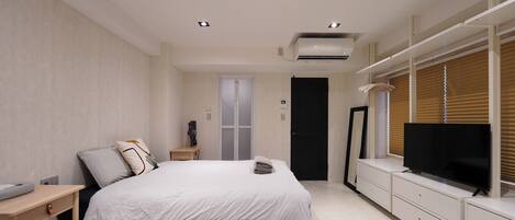 1 bedroom, desk, iron/ironing board, free WiFi