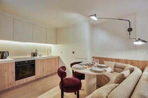 Interior - Apartment Louvre Palais Royal (Paris)