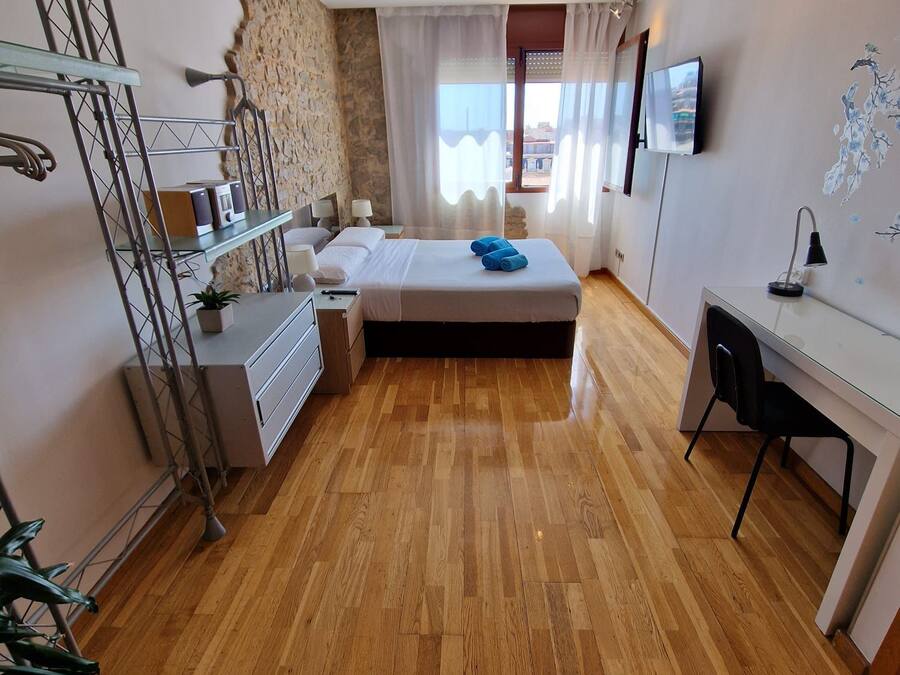 Superior Double Room, Private Bathroom | Iron/ironing board (on request), WiFi (free), bed sheets
