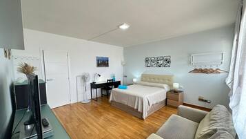 Comfort tweepersoonskamer, gemeenschappelijke badkamer | Een strijkplank/strijkijzer, gratis wifi, beddengoed