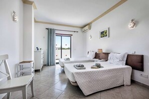 Room - Villa Palawan - Four Bedroom Villa, Sleeps 8 (Vale Rebelho)