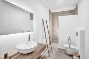 Douche, serviettes fournies