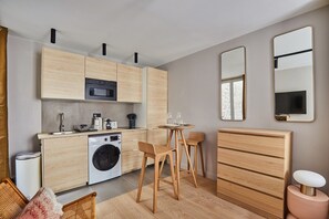 Apartment | Interior - Superb & New Studio Eiffel Tower (Paris)