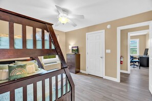 3 chambres, bureau, Wi-Fi, draps fournis