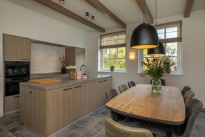 Fridge, microwave, dishwasher, coffee/tea maker