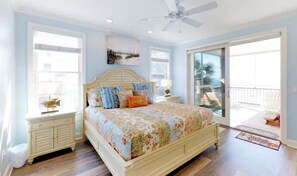 5 bedrooms, free WiFi, bed sheets - Beach Music - Community Pool, Beach Front, Pet Friendly! (St George Island)