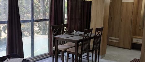 Deluxe Room, City View | Room amenity