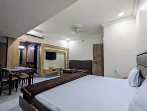 华丽客房, 城市景观 | Select Comfort 床、笔记本电脑工作区、免费 WiFi、床单